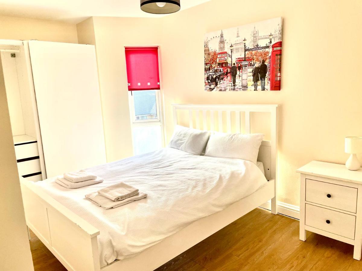 Holiday Flat In Central Slough Near To London Heathrow And Windsor With Free Car Park Экстерьер фото